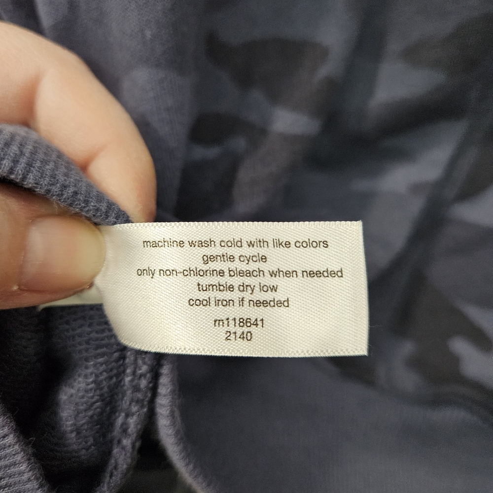 LIVI V-neck Pullover Short Sleeve Sweatshirt Navy Camo Plus Size 18/20 - Picture 6 of 7